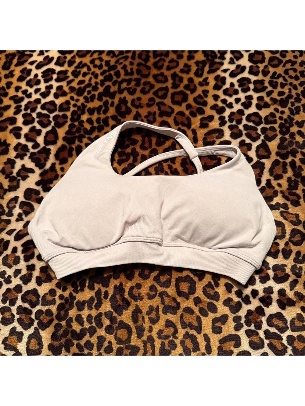 DFYNE Impact Asymmetric Sports Bra